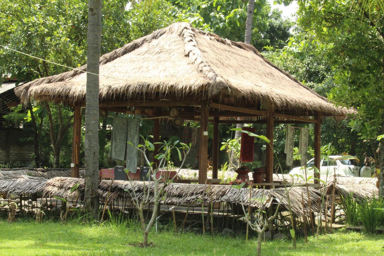 Gondang Beach Hotel Gili Trawangan Esterno foto